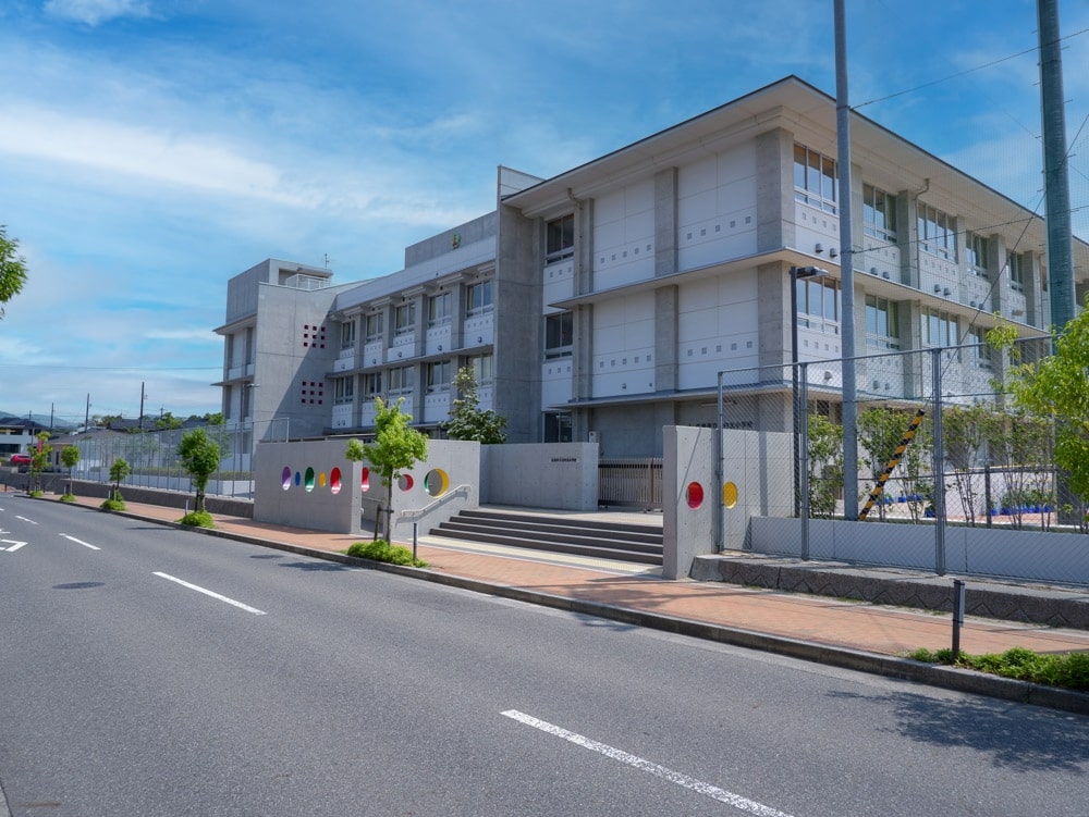 広島市立石内北小学校まで4000m 徒歩約5分