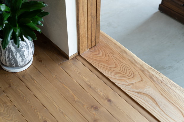 県産材を中心として無垢材を多用