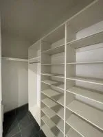 風景に映える焼杉の家