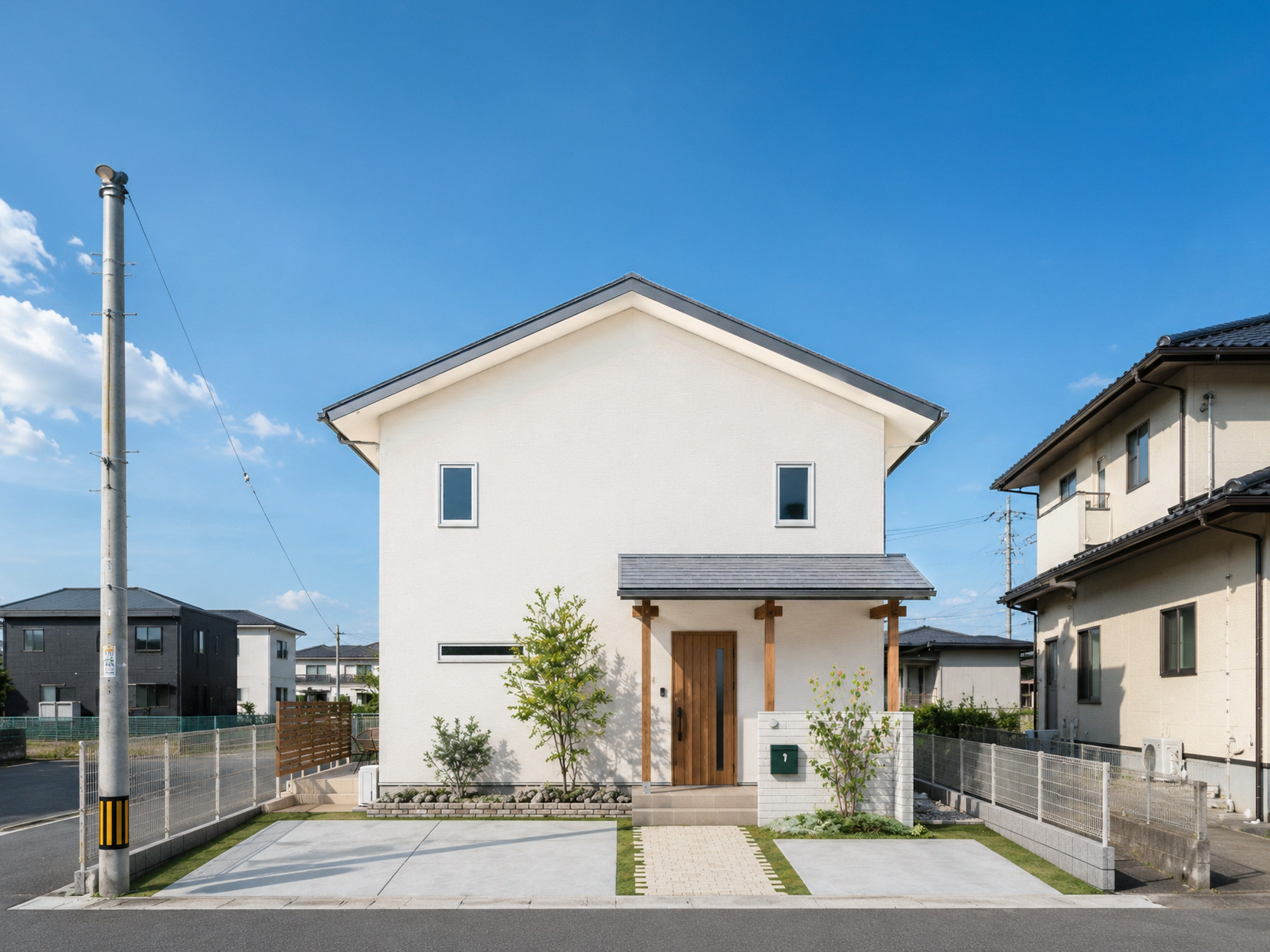 規格住宅とは思えないポーチが印象的な外観