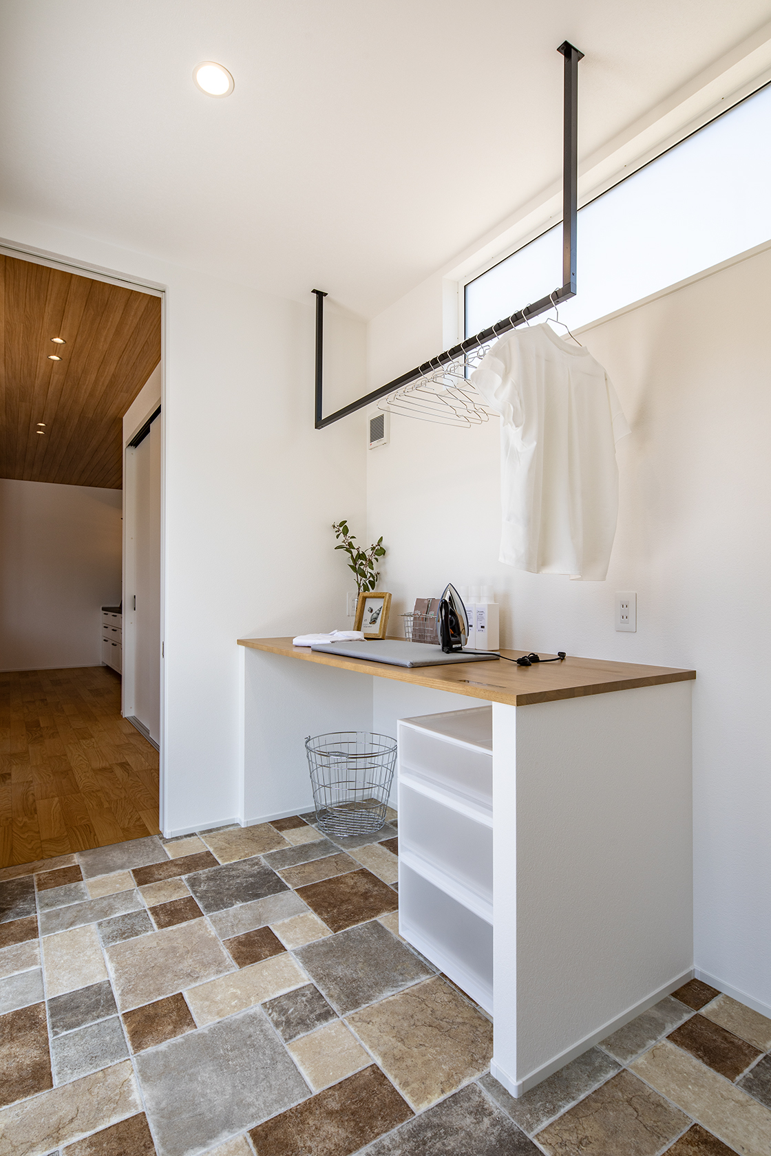 明るく開放的な洗面所