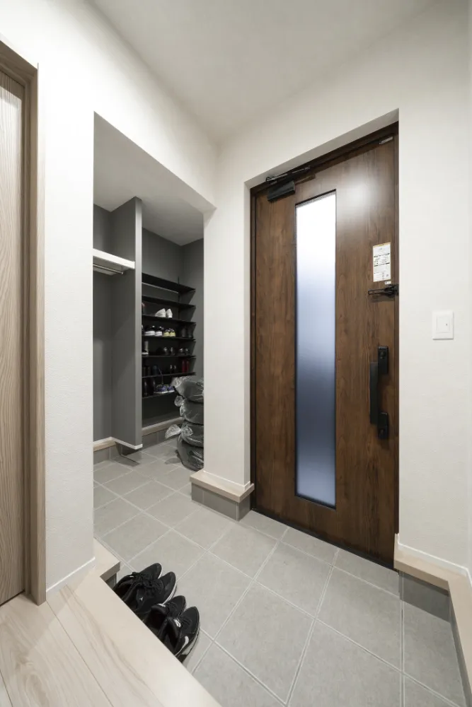 夫婦と犬と猫2匹の住む上質ハウス