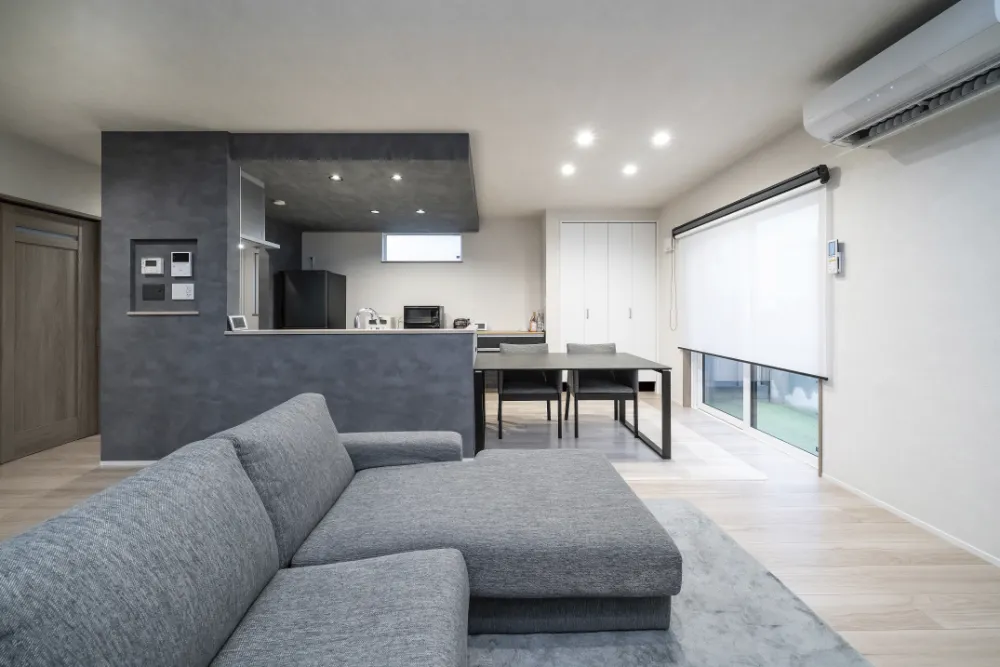 夫婦と犬と猫2匹の住む上質ハウス