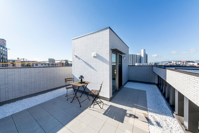 特別な時間を過ごせるスカイバルコニー