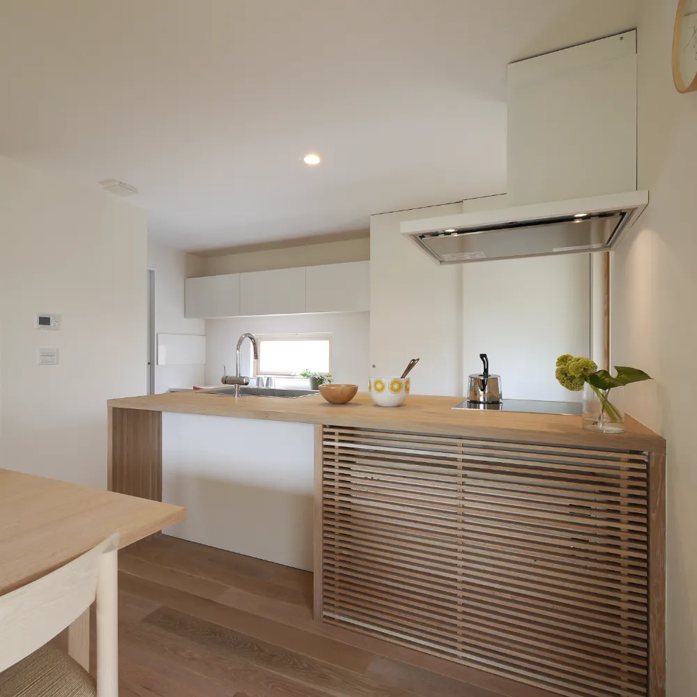 斜めに配置した”和と北欧”の住まい