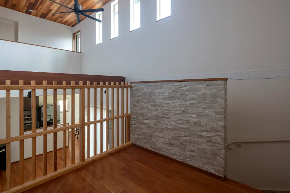 レッドシダー張りの家