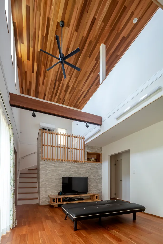 レッドシダー張りの家