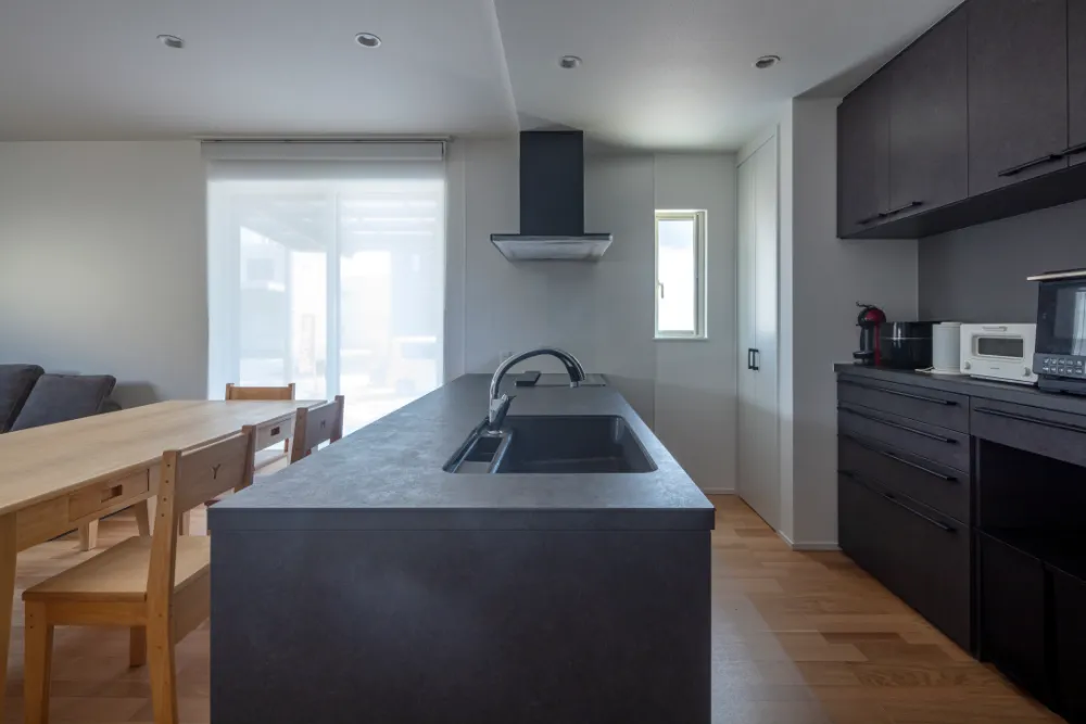 オープンキッチンの家