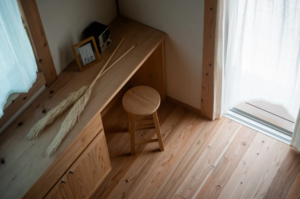 建具も全て無垢杉で統一することで、木の香りが清々しく深呼吸したくなる、まさに「空気がうまい家」です