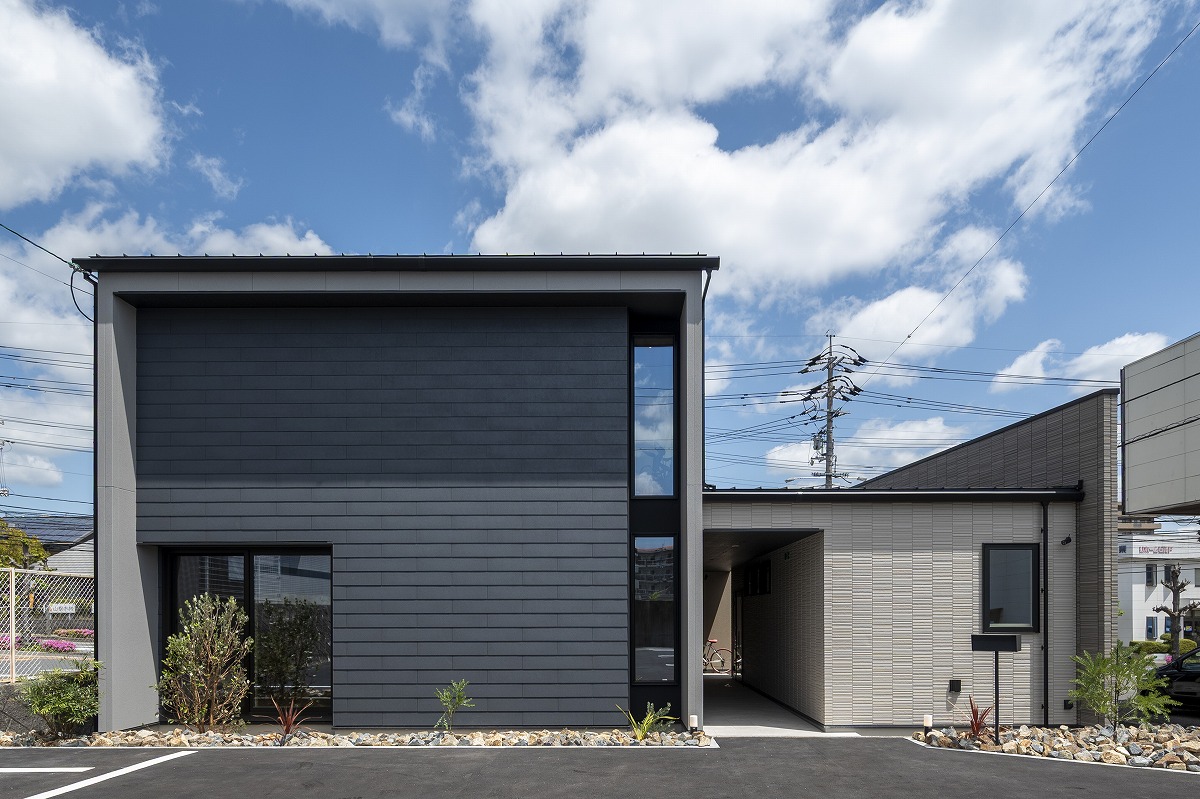 2階建て側外観